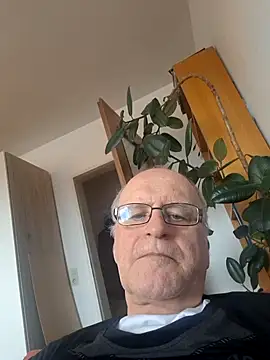 Milkasahne64 online show from 13, 2, 2026