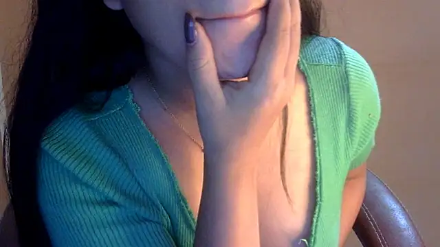 Hotty Bitch online show from 4, 5, 2026