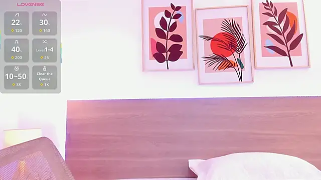 kareena basu online show from 11, 11, 2025