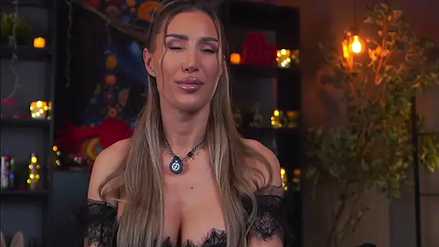 Evelyn Evyyy online show from 15, 2, 2026