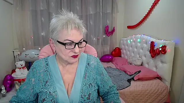 KayleSmoll online show from 26, 2, 2025