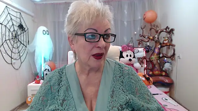 Snapshot of KayleSmoll chatting on 31, 10, 2025 KayleSmoll online show from 31, 10, 2025