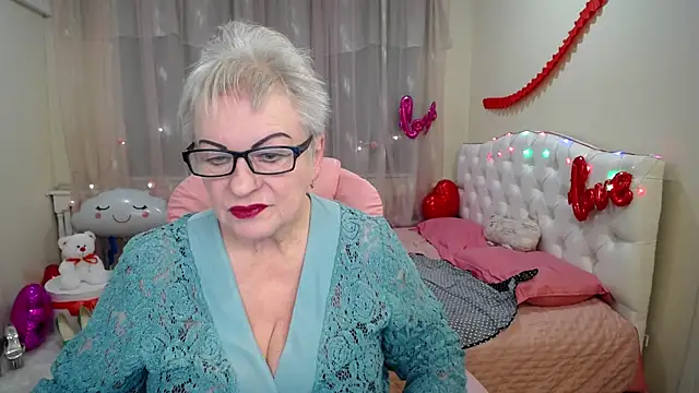 KayleSmoll online show from 25, 2, 2025