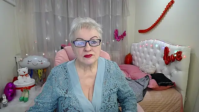 KayleSmoll online show from 22, 2, 2025