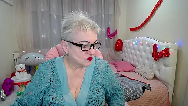 KayleSmoll online show from 22, 2, 2025
