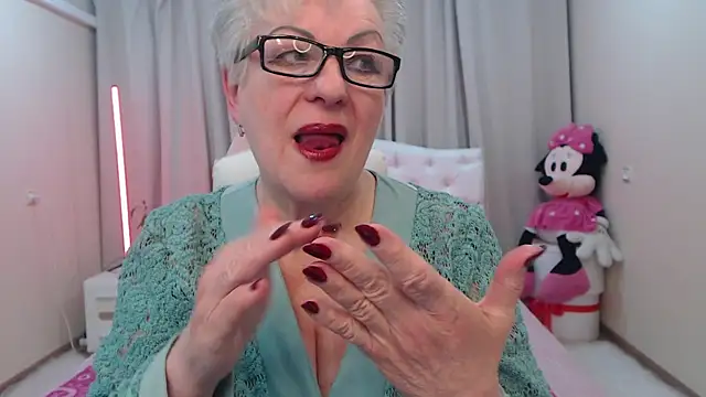 KayleSmoll online show from 28, 4, 2026