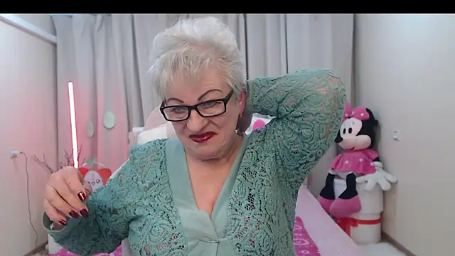 KayleSmoll online show from 14, 4, 2026