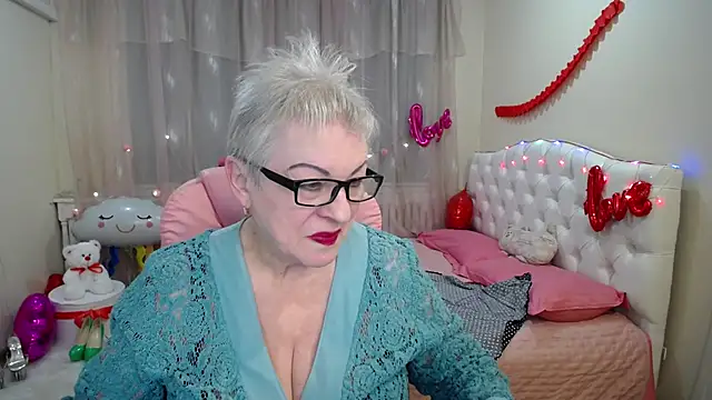KayleSmoll online show from 22, 2, 2025