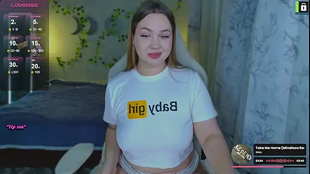 Snapshot of -LinaLove- chatting on 9, 11, 2025 -LinaLove- online show from 9, 11, 2025