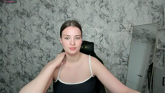 Snapshot of DeniRicchii chatting on 12, 5, 2026 DeniRicchii online show from 12, 5, 2026