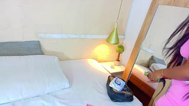 Shamiraa moore online show from 21, 4, 2026