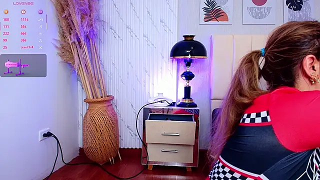 alice-millerr online show from 25, 9, 2025