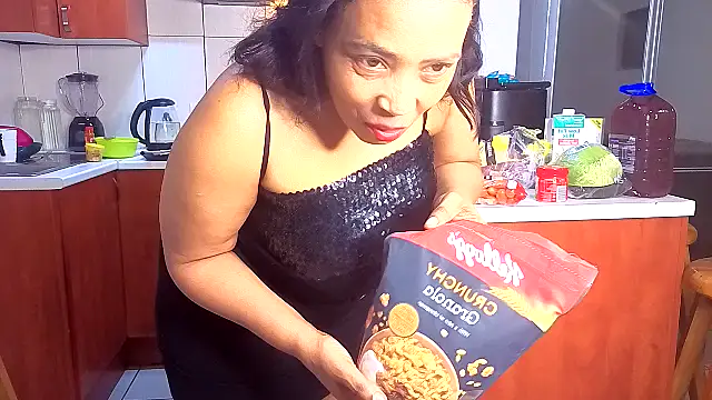 Snapshot of GiantBootyMilf chatting on 7, 10, 2025 GiantBootyMilf online show from 7, 10, 2025