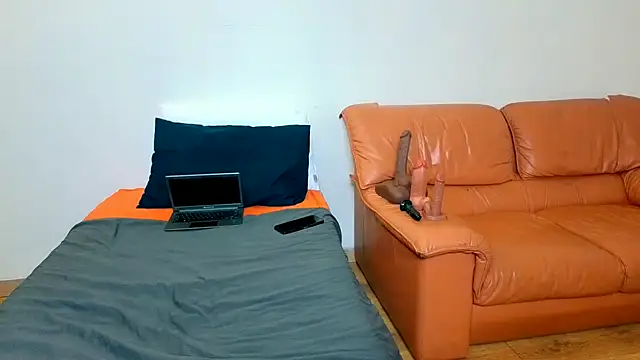 GiantBootyMilf online show from 8, 1, 2026