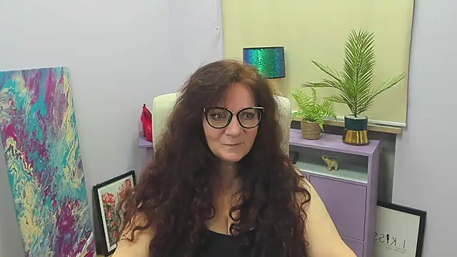 Alice xHeart online show from 28, 2, 2025