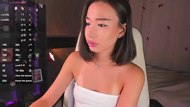 sensualily online show from 19, 4, 2026
