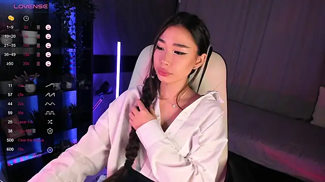 sensualily online show from 6, 11, 2025