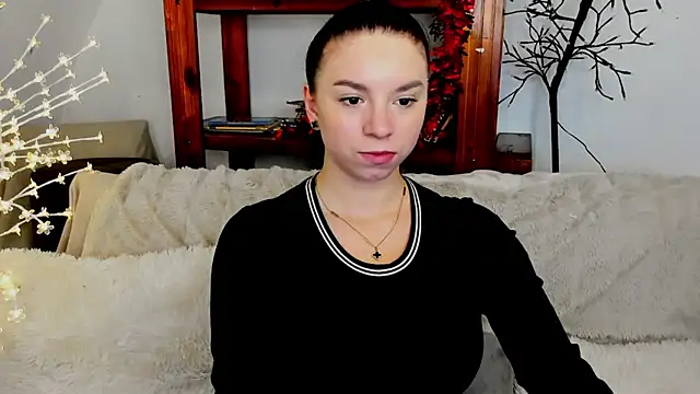 Snapshot of DinaDollii chatting on 2, 2, 2025 DinaDollii online show from 2, 2, 2025