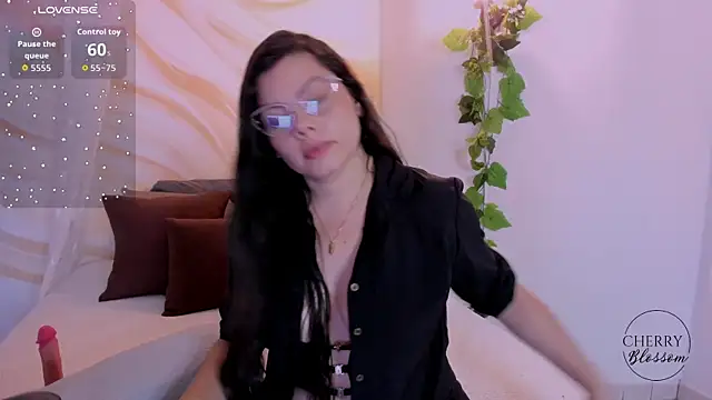 Snapshot of CherryBlossomm_ chatting on 21, 11, 2025 CherryBlossomm online show from 21, 11, 2025