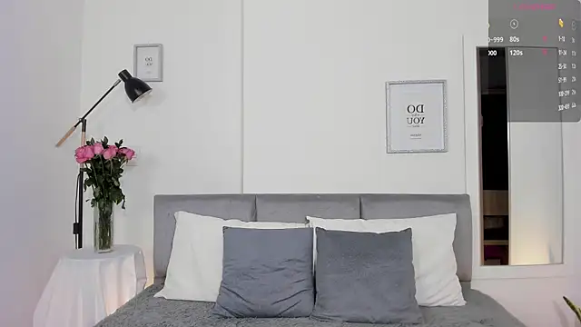 Snapshot of Hannaos chatting on 19, 11, 2025 Hannaos online show from 19, 11, 2025