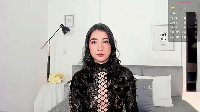 Snapshot of Hannaos chatting on 15, 11, 2025 Hannaos online show from 15, 11, 2025