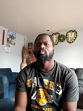 Snapshot of goodboybaddaddy chatting on 16, 2, 2025 goodboybaddaddy online show from 16, 2, 2025