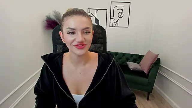 SelenaeMoore online show from 8, 10, 2025