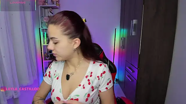 Layla castilloo online show from 28, 9, 2025