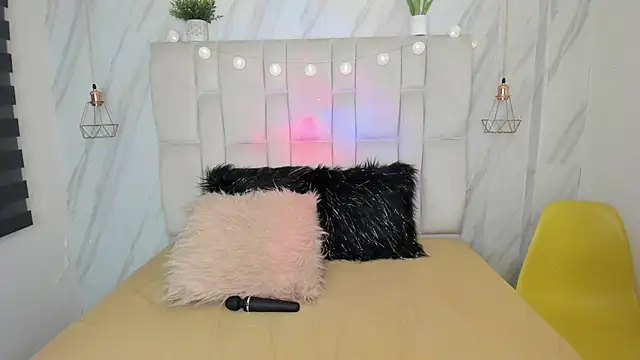 Snapshot of Esteff__o2 chatting on 25, 2, 2025 Esteff o2 online show from 25, 2, 2025