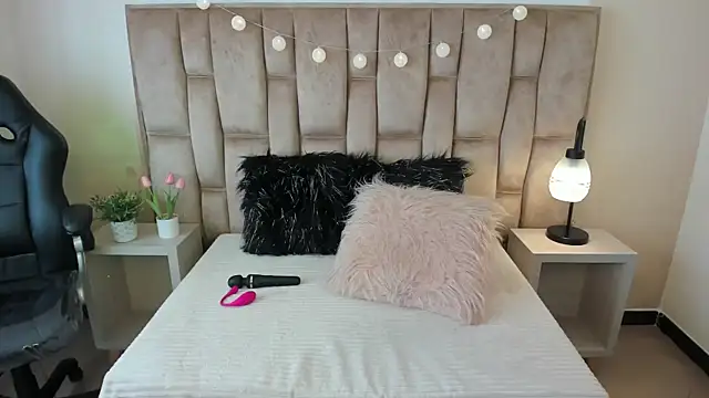 Snapshot of Esteff__o2 chatting on 12, 3, 2025 Esteff o2 online show from 12, 3, 2025