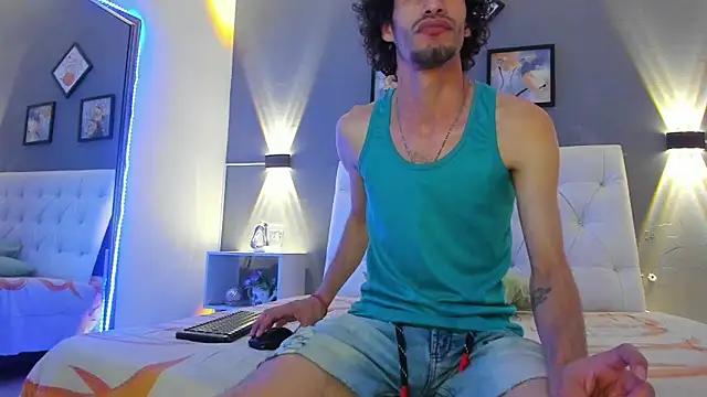 Elias Snow  online show from 12, 9, 2025
