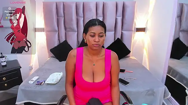 LAYLATAYLOR  online show from 19, 2, 2025