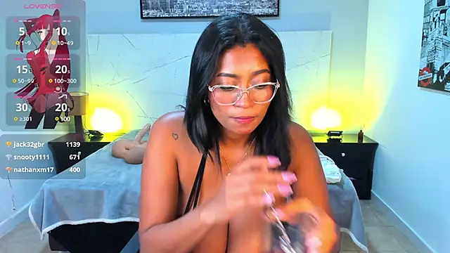 LAYLATAYLOR  online show from 25, 1, 2025