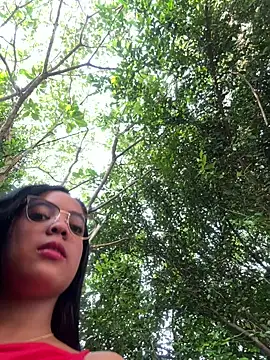 NAUGHTY LITTLE 18 online show from 25, 2, 2026