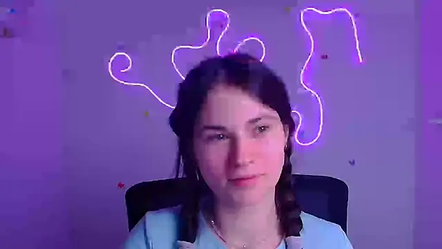 Loon Amore online show from 4, 3, 2025
