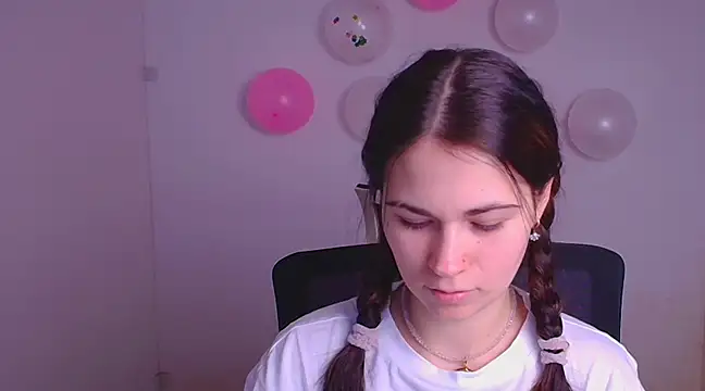 Loon Amore online show from 16, 2, 2025