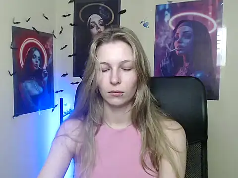 Snapshot of StrangerGi chatting on 19, 5, 2026 StrangerGi online show from 19, 5, 2026