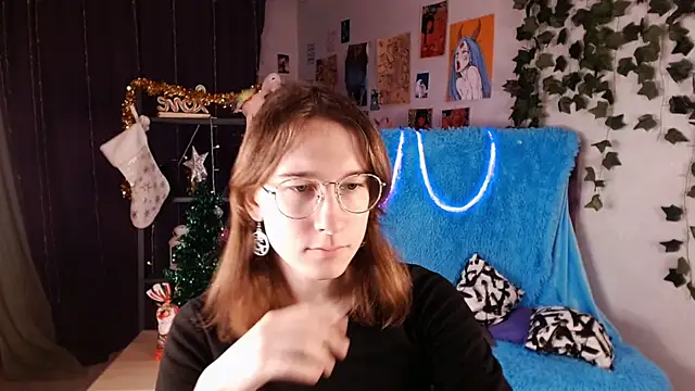 Hermione Reid online show from 18, 1, 2025