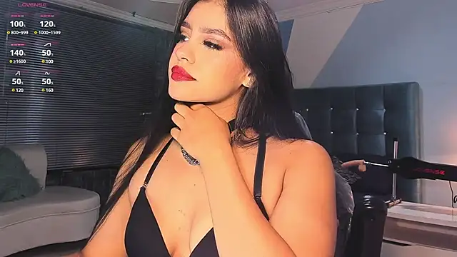MelanieRioss online show from 5, 3, 2025