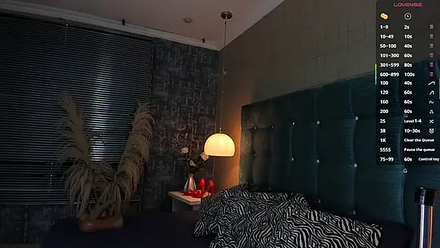 MelanieRioss online show from 12, 11, 2025