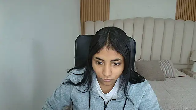 shaneelle online show from 10, 4, 2026