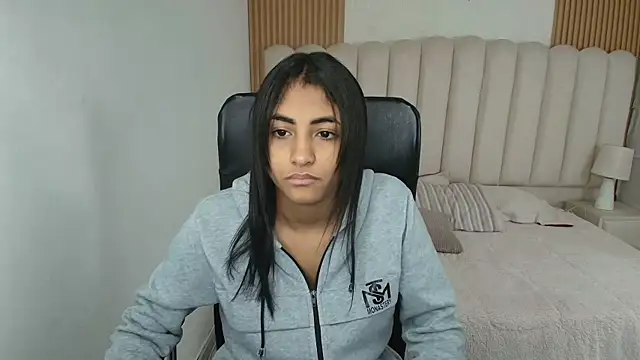 shaneelle online show from 18, 4, 2026