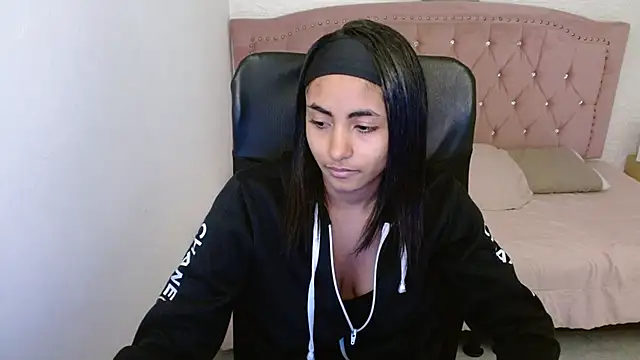 shaneelle online show from 5, 3, 2025