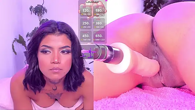Snapshot of revy_blacck chatting on 28, 2, 2025 revy blacck online show from 28, 2, 2025
