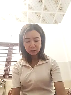 Sexy-ladyboobs20 online show from 4, 11, 2025