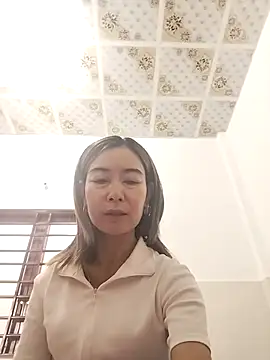 Sexy-ladyboobs20 online show from 4, 12, 2025