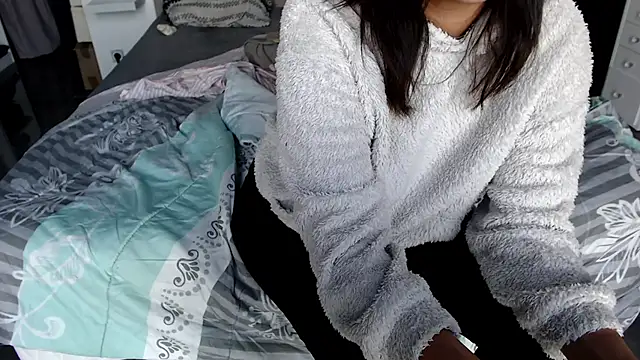 lynagreen01 online show from 13, 10, 2025