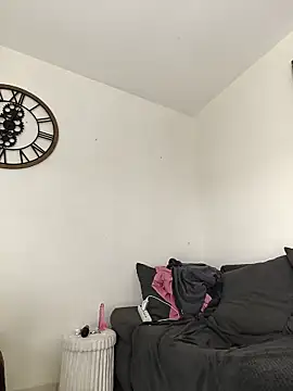 XXJulieXXhot online show from 14, 4, 2026