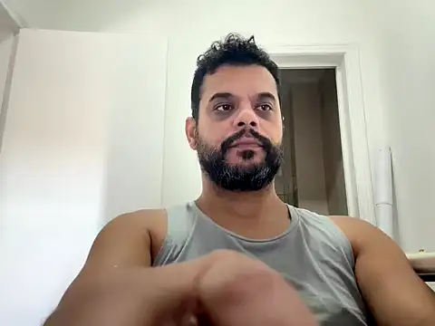 HornyBeachBoyBR online show from 2, 5, 2026