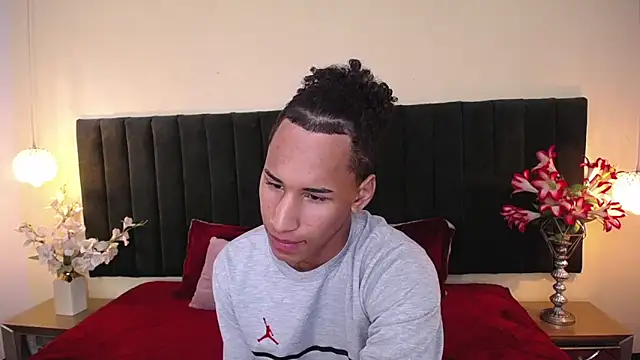 Snapshot of soft_attraction chatting on 6, 11, 2025 soft attraction online show from 6, 11, 2025